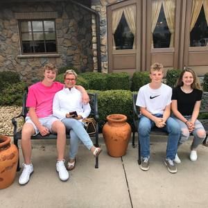 Meet your Posher, Suzan